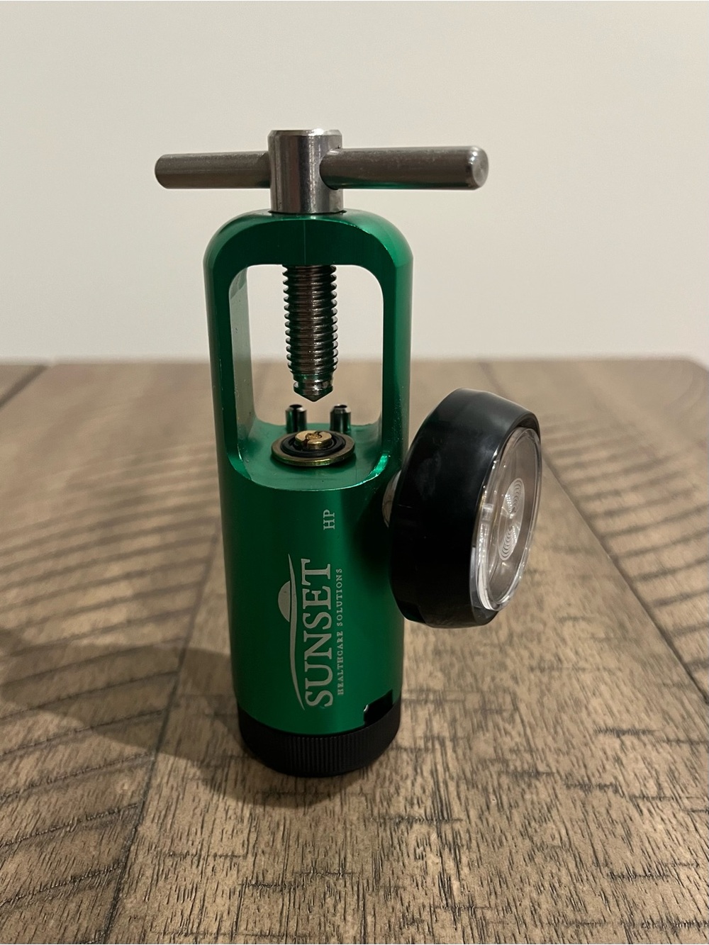Sunset Healthcare RES043 Oxygen Regulator CGA 870 0-15 LPM 50 PSI Green O2 Tank